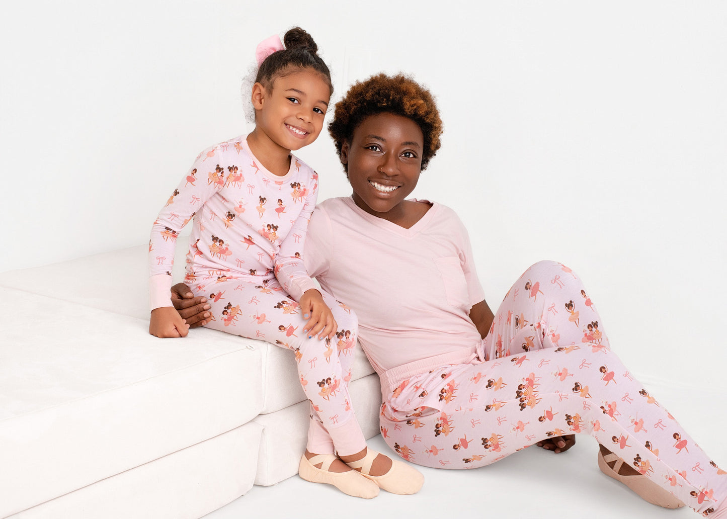 Bows and Ballet Women’s Joggers